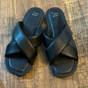 A New Day Daisy Crossband Slide Sandals Black 8.5